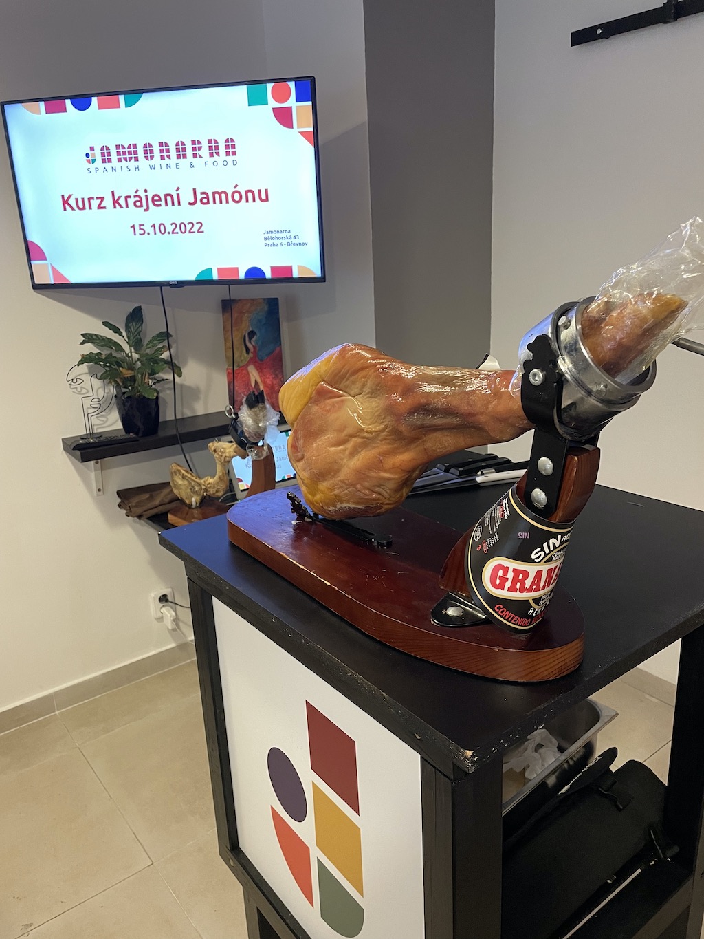 Jamon_kurz_krajeni_jamonu